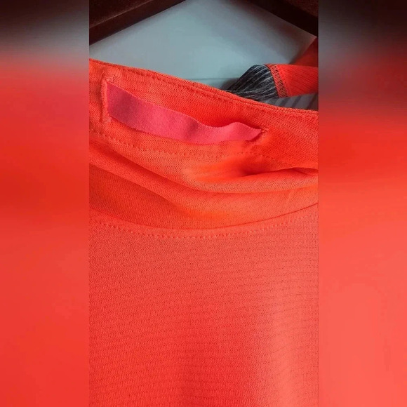 Under Armour Women's Long Sleeve Run Fitted Heatgear  Hoodie Sport Athletic size - Picture 4 of 5